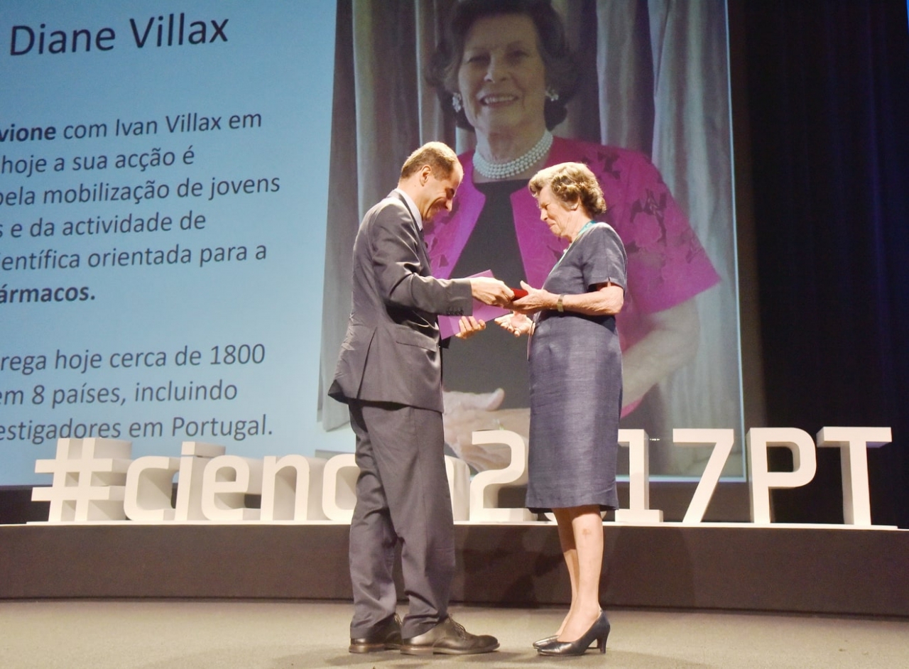 Diane Villax Award Scientific Merit Medal | Hovione